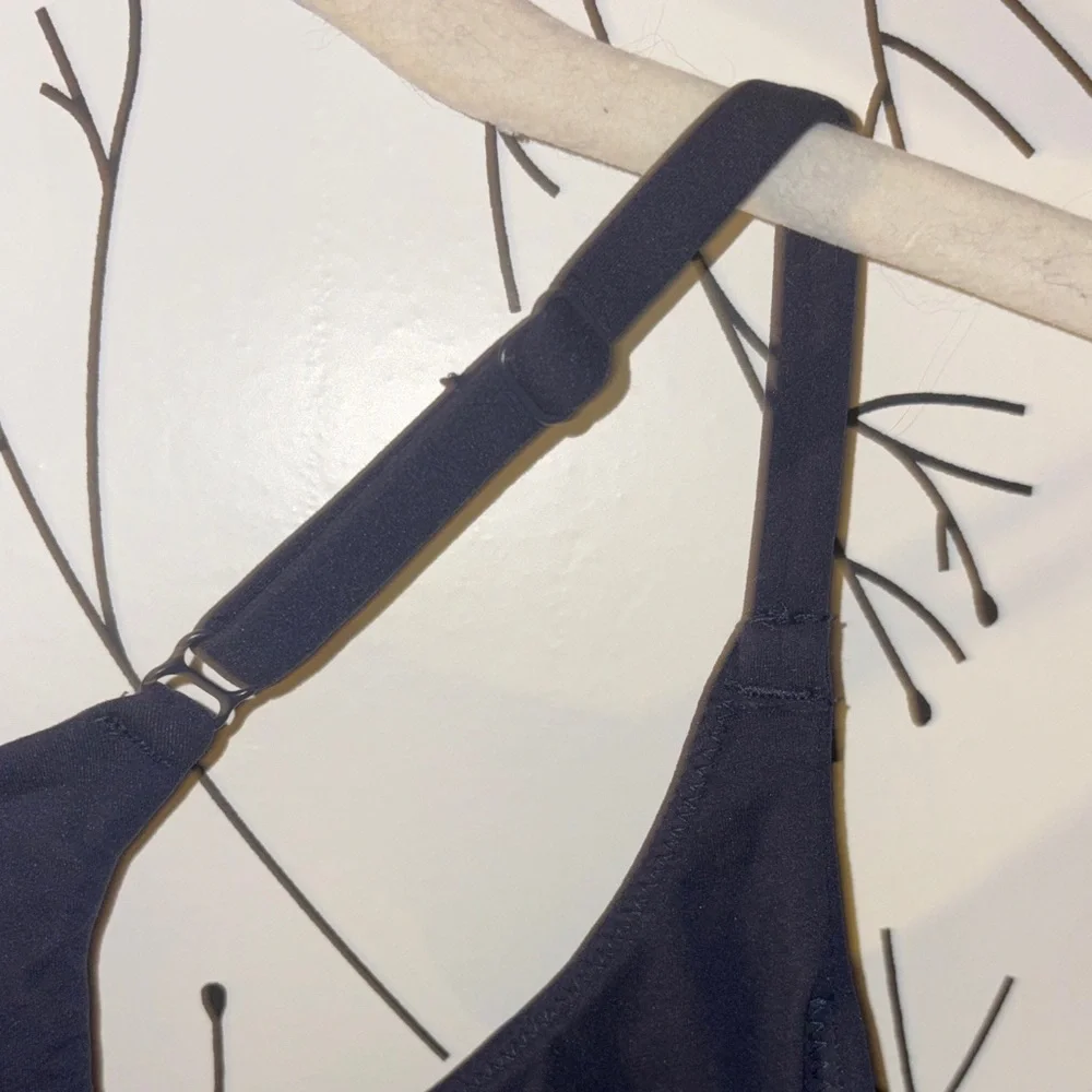 SKIMS Fits Everybody Scoop Bralette - Picture 5 of 6